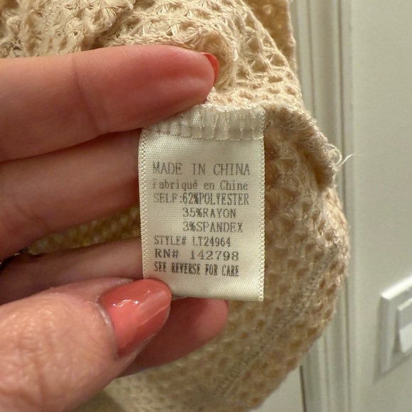 LOVERICHE V-NECK WAFFLE BALLOON SLEEVE KNIT TOP Beige Cream Womens Small - Picture 9 of 9